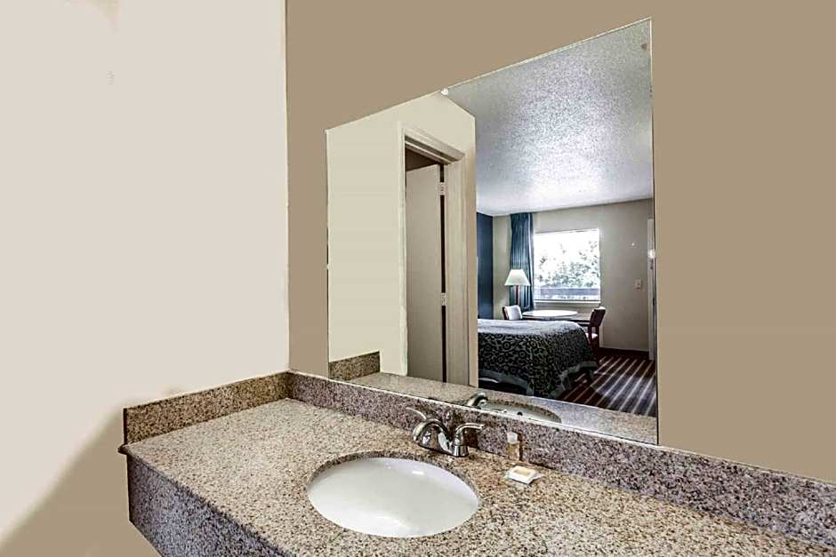 Days Inn By Wyndham Nashville North/Opryland Area