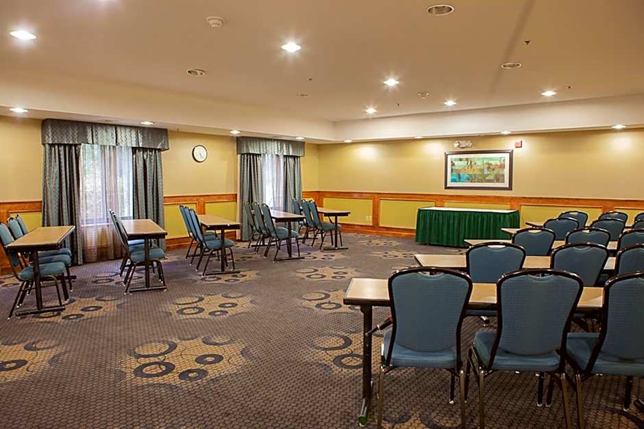 Holiday Inn Express Hotel & Suites Canton By IHG