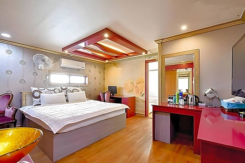 Sense Motel