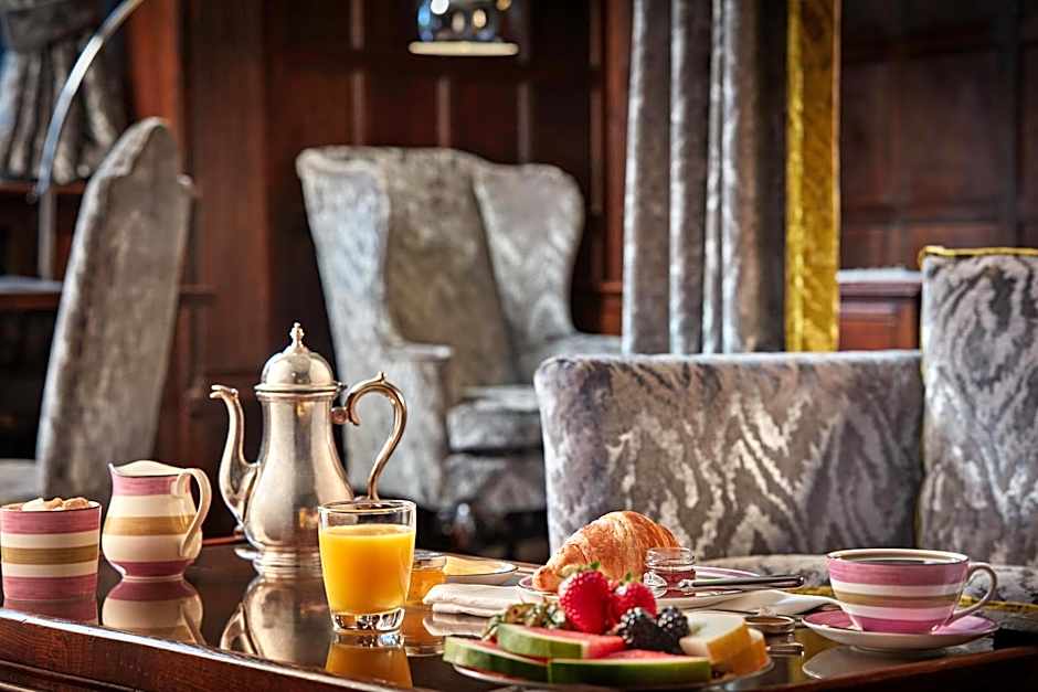 Great Fosters - Near Windsor