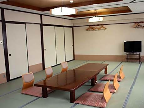 Large Japanese Style Room