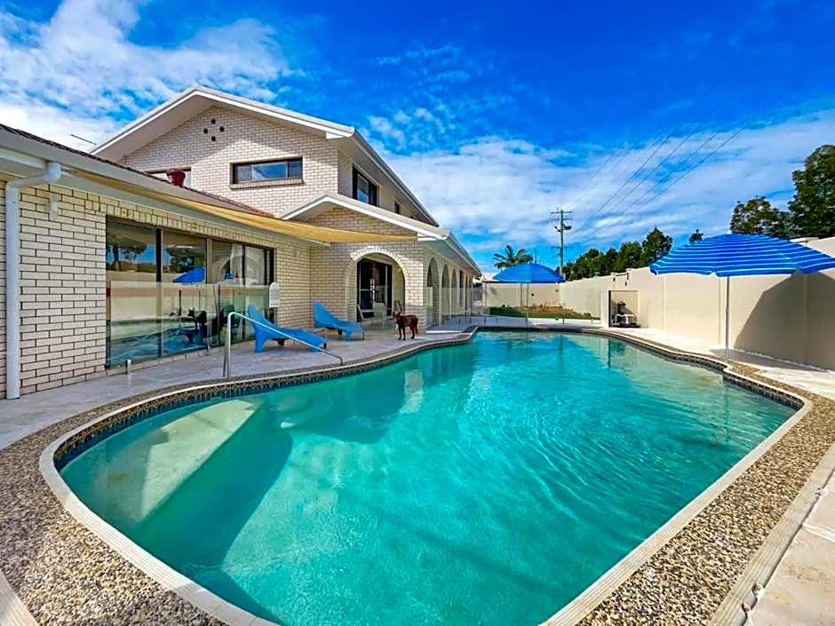 Bribie Beach House with Pool - Walk to Surf & Shops