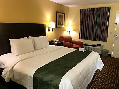 1 King Bed  No Smoking  Accessible Room