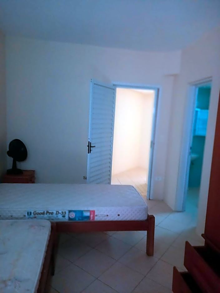 SOBRADO-BERTIOGA-Uso exclusivo para grupos de até 12 pessoas em 1 até 4 suítes