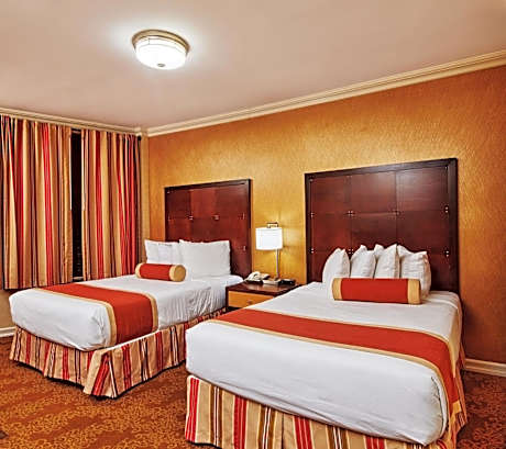 Deluxe Studio with Two Double Beds