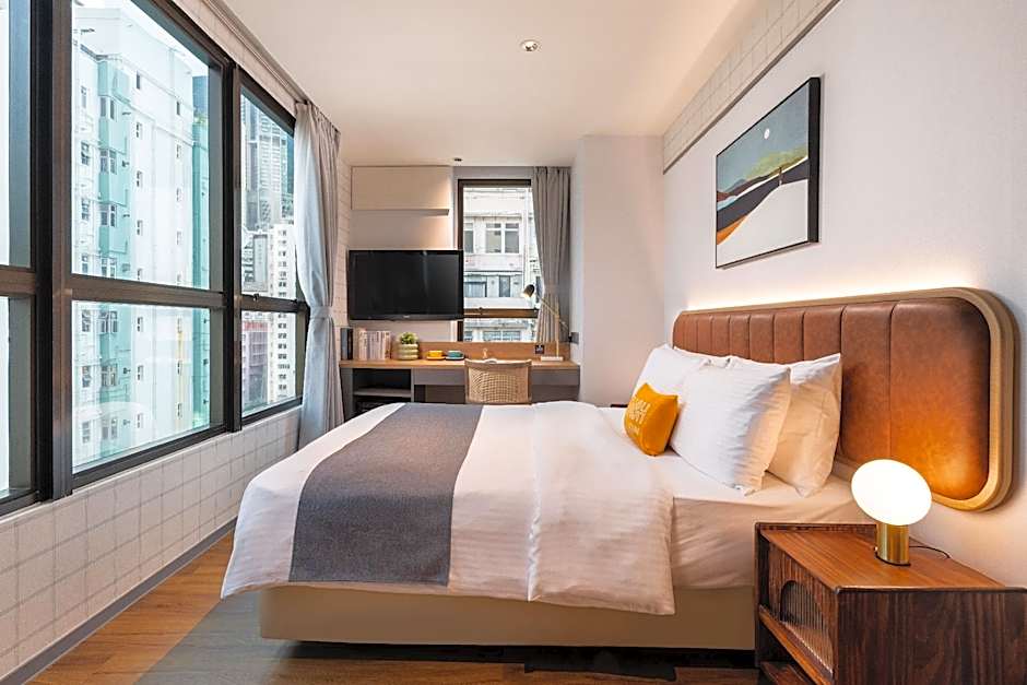 Dash Living on Hollywood