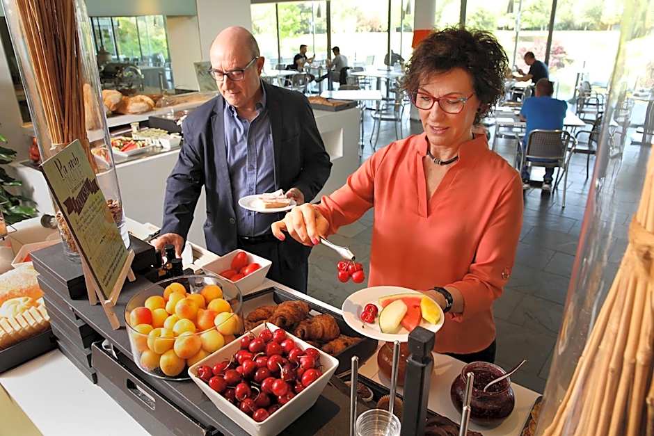 Hotel Món Sant Benet