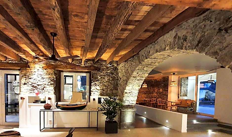 Pestana Fisherman Village