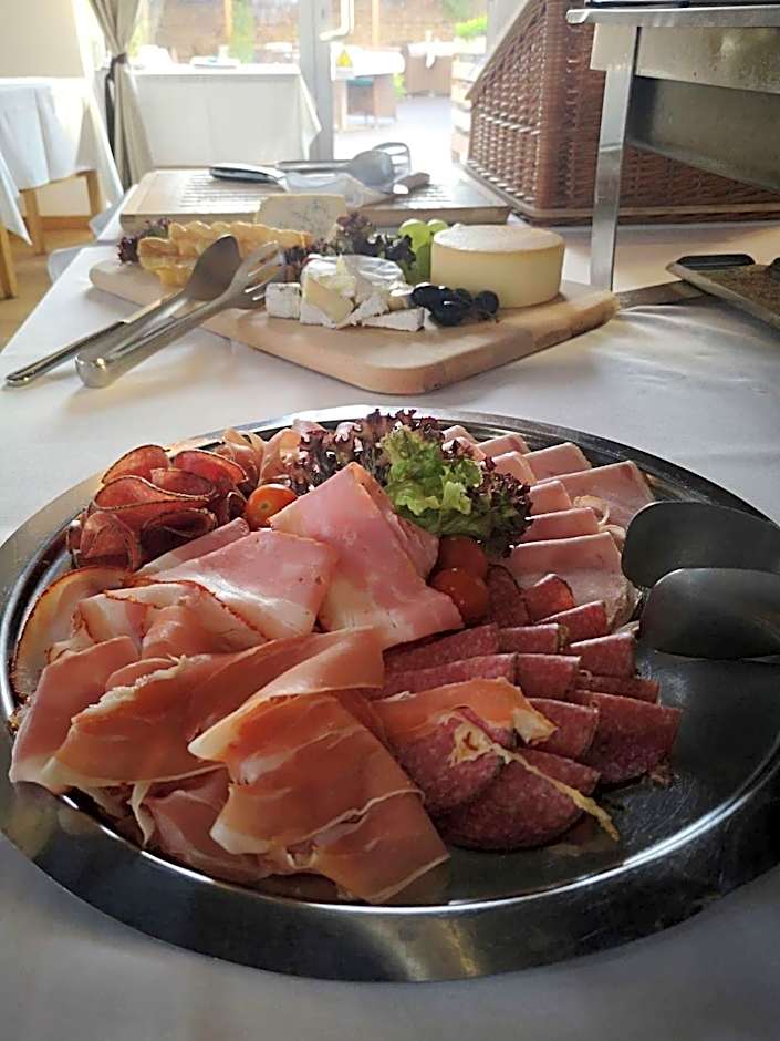 Restaurant & Design Hotel Noem Arch