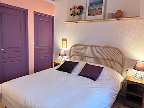 Deluxe Room (2 Adults + 1 Child)