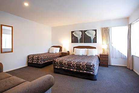 Superior One-Bedroom Apartment