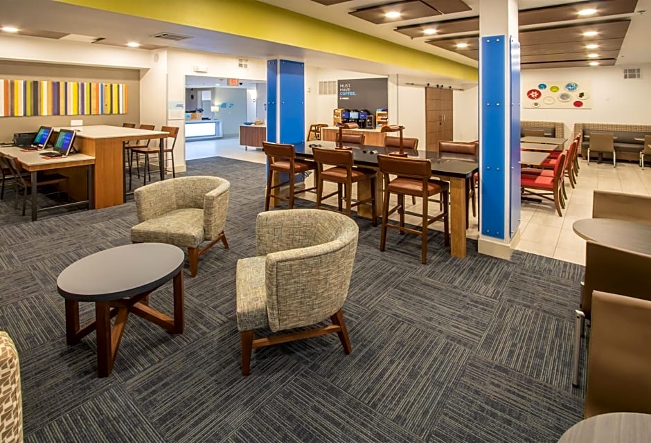 Holiday Inn Express Hotel & Suites Roseville - Galleria Area By IHG