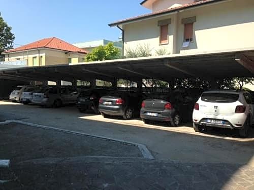 Hotel Carol