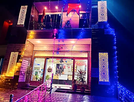 HOTEL THE JMC CHINTPURNI DHAM