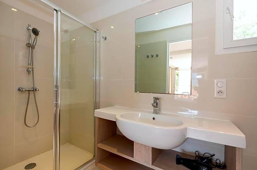 Hôtel et Résidence Ta Kladia - Omigna