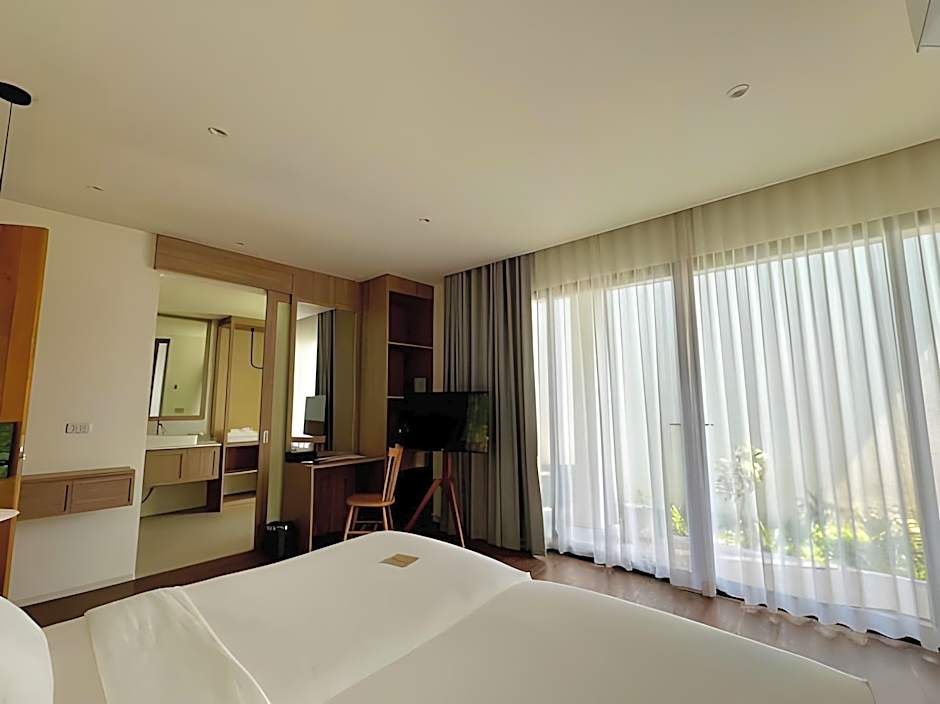 Shanti-Retreat Hotel