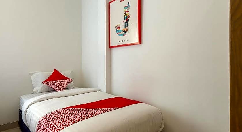 OYO 866 Idola Residence