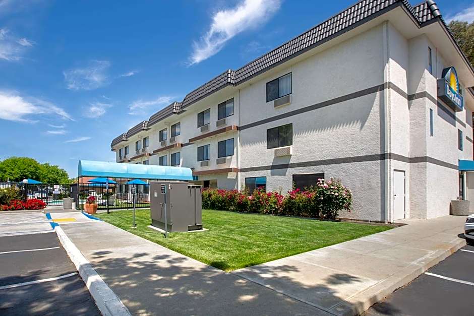 Days Inn by Wyndham Woodland