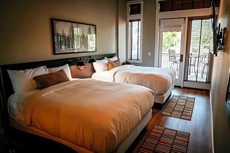 2 Queen Beds Deluxe Room Non-Smoking