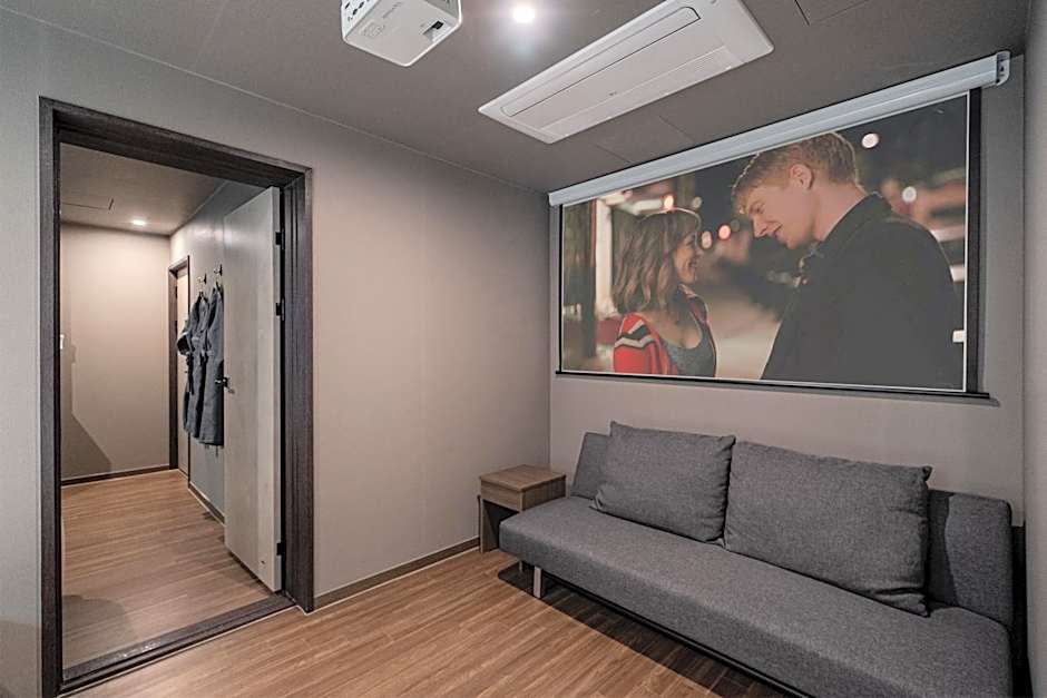 Gyeongju Poverta Hotel