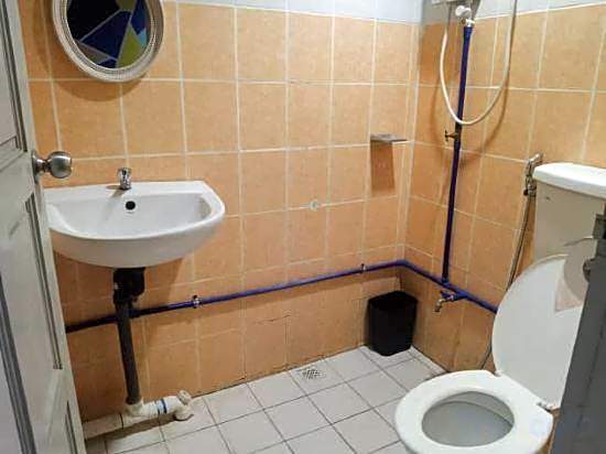 OYO HOME 90667 Chen Room Bs