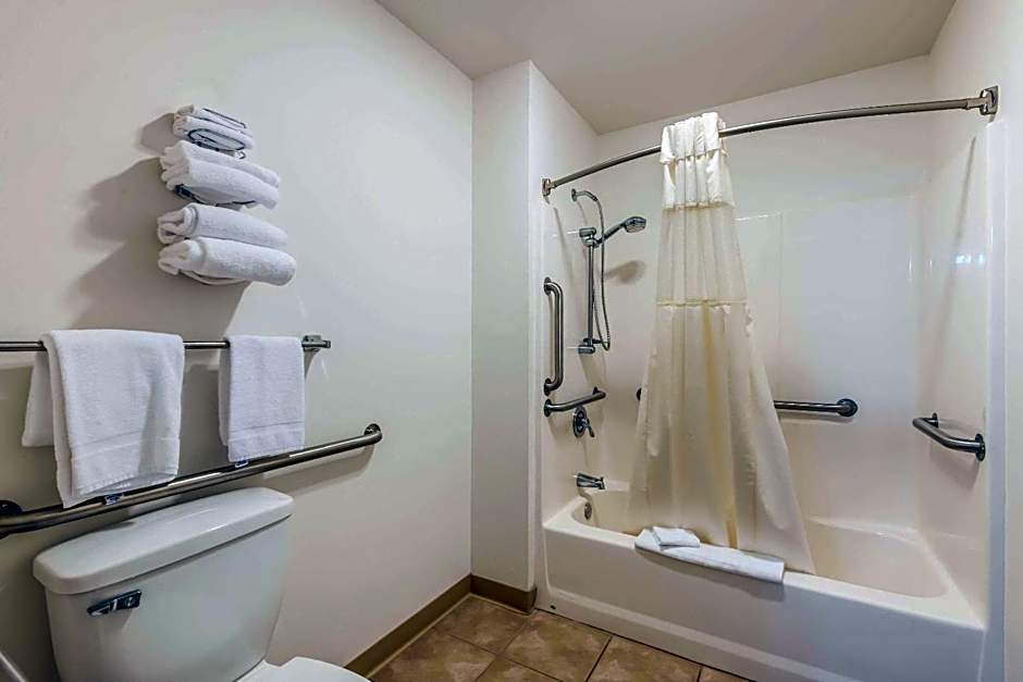 EconoLodge by Choice Hotels - Rice Lake