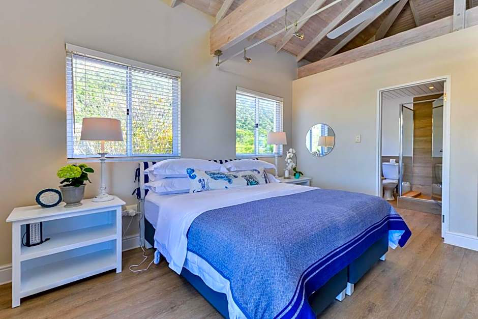 Singing Kettle Beach Lodge