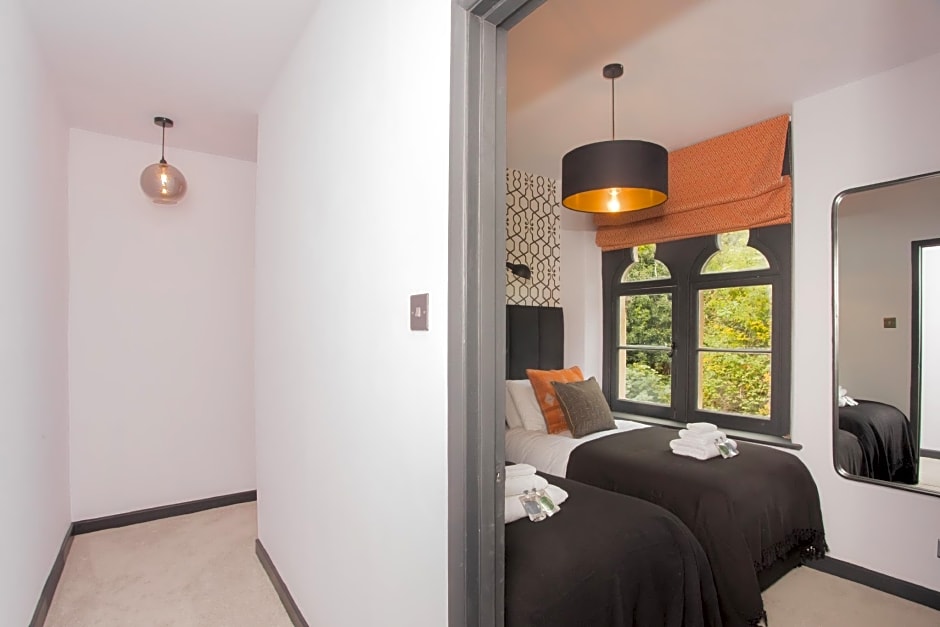 Locksbrook Lodge - Hot Tub - Spacious Outdoor Space