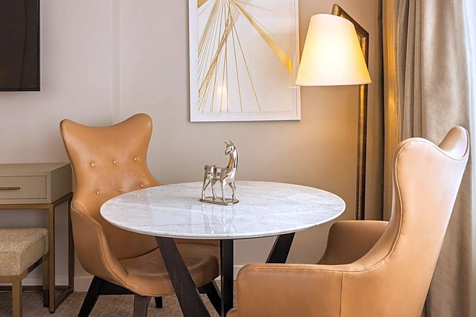 The Statler Dallas, Curio Collection By Hilton