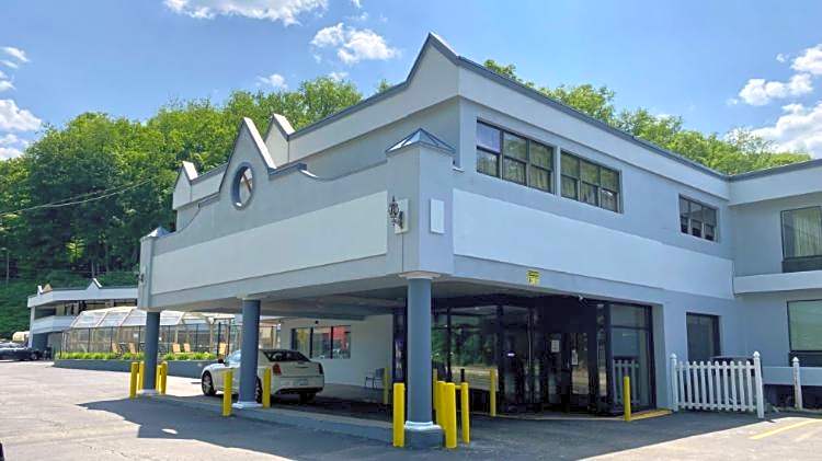 Photo 1 of 46 of Days Inn by Wyndham Pittsburgh