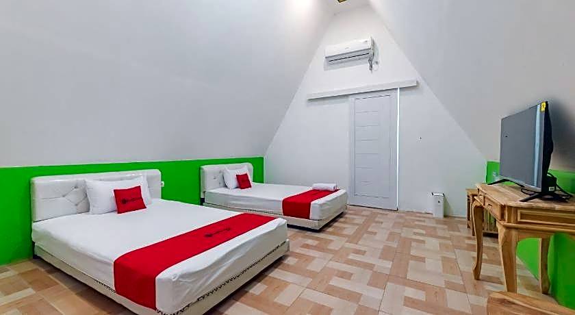 RedDoorz Syariah Plus near Sukabumi Station