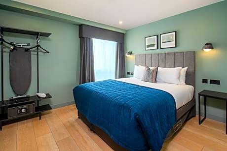 Deluxe 2 Bedroom Apartment