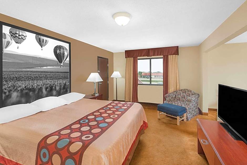 Super 8 by Wyndham Marshalltown