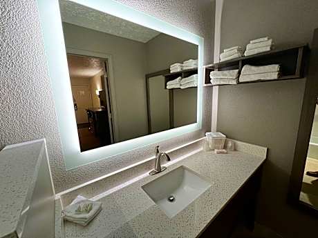 Deluxe 2 Queen Beds Non-Smoking