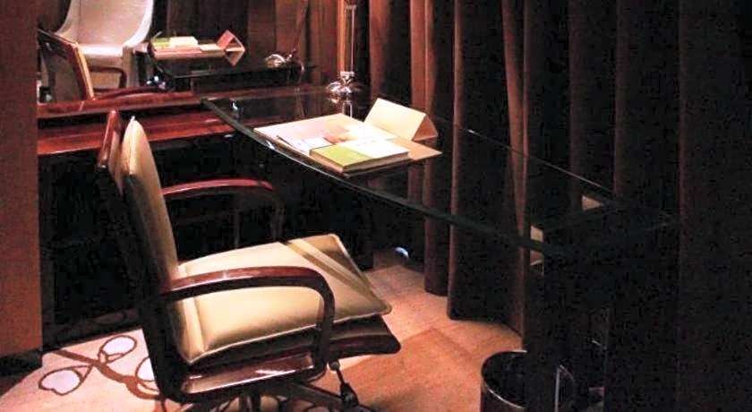 Zhangjiagang Zhonglian GDH International  Hotel