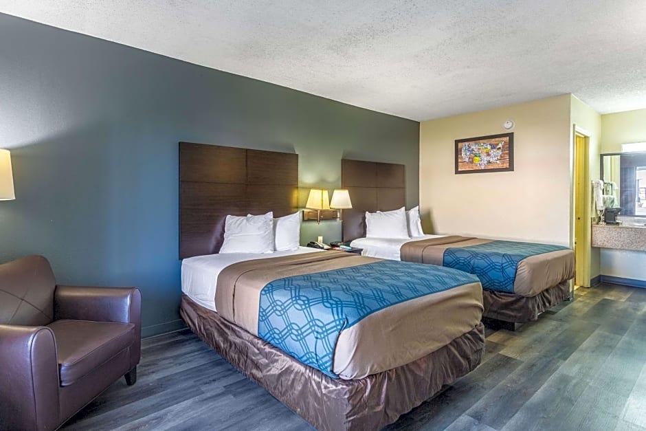 Econo Lodge Inn & Suite Clarksville