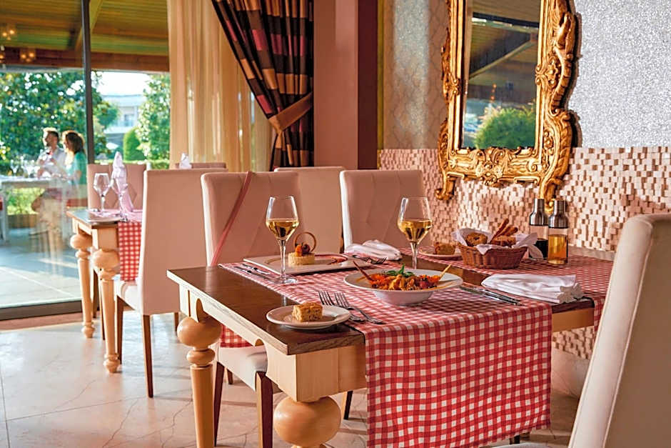 Tui Magic Life Jacaranda