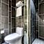 Q-Box Hotel Shanghai Sanjiagang