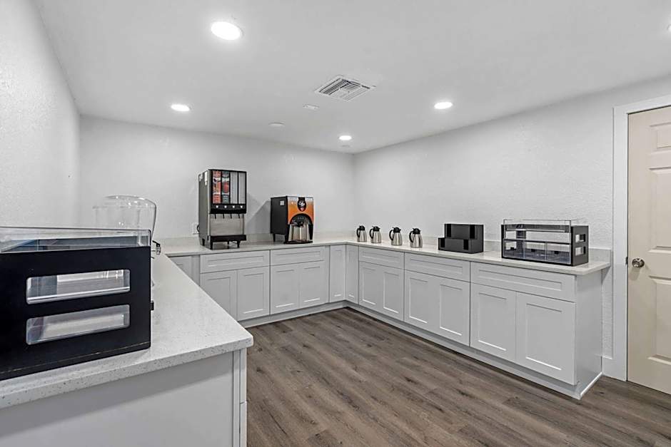 Super 8 by Wyndham Kissimmee-Orlando