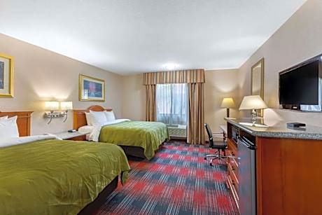 Accessible Room, 2 Queen Beds, Roll-In Shower, Non Smoking