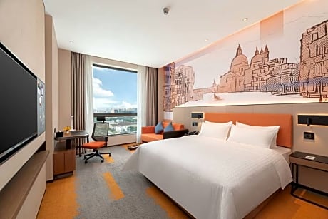 KING BED BUSINESS SUITE