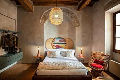 Suite with Courtyard View