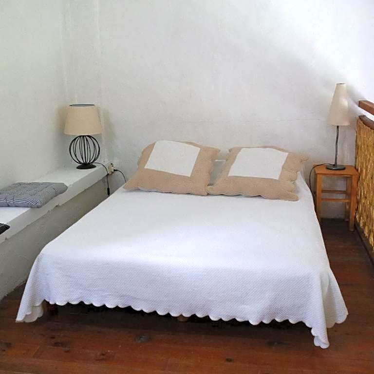 Mas Grimaud - Gîte- Studio et chambres d'hôtes familiales