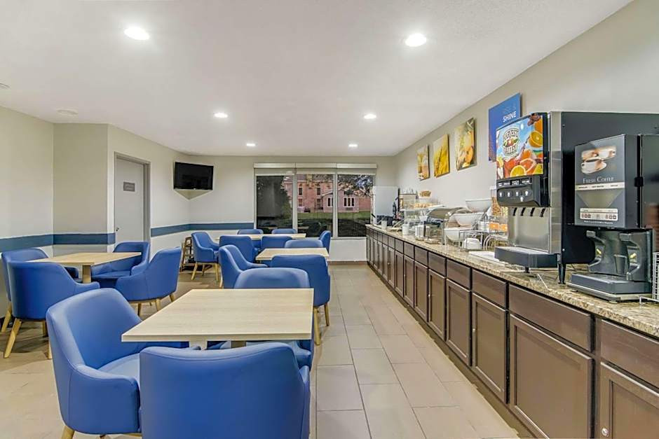 Comfort Suites Lansing
