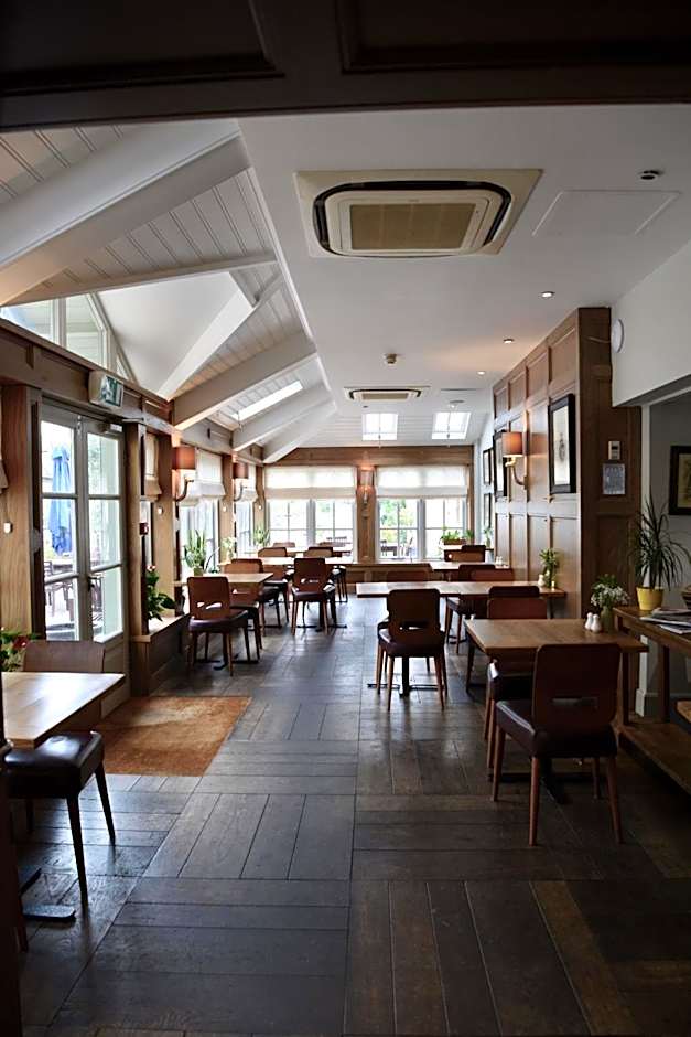 Noel Arms - "A Bespoke Hotel"