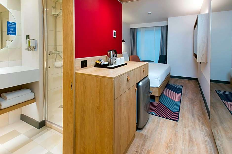 Hampton by Hilton London Park Royal