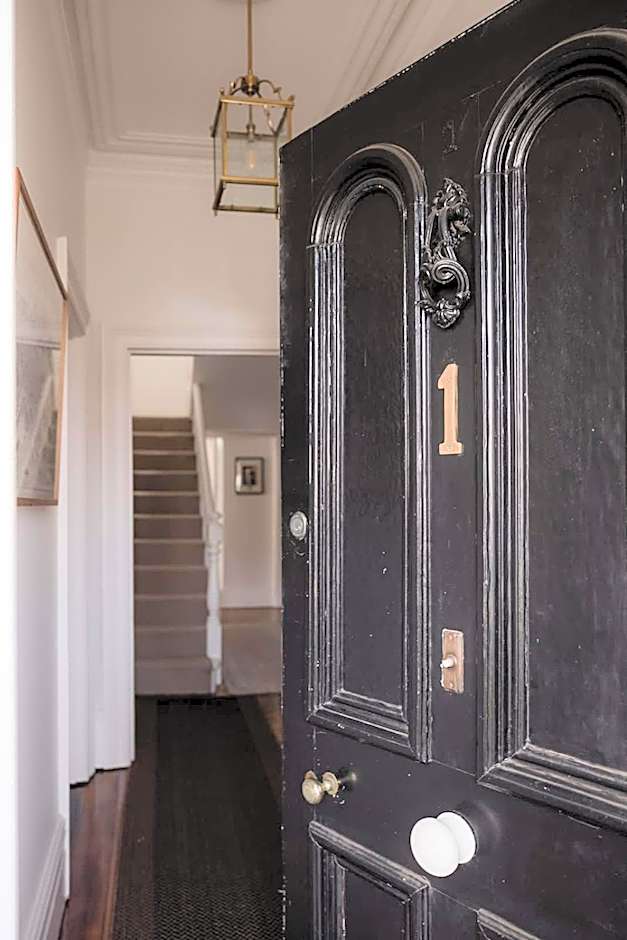 Connage - Historic Battery Point Police Station