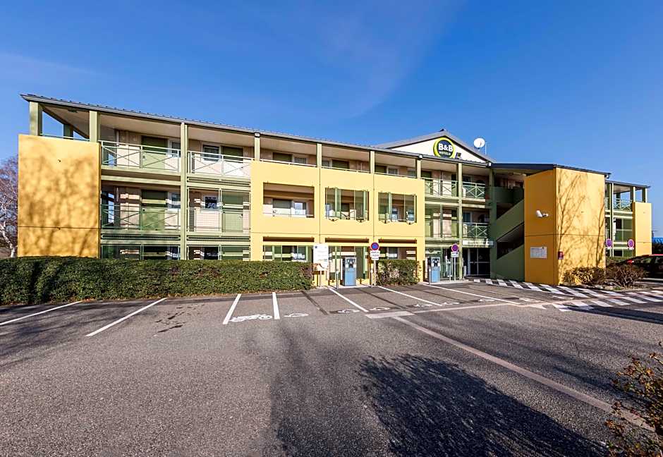 B&B Hotel Clermont Ferrand Le Brezet Aéroport