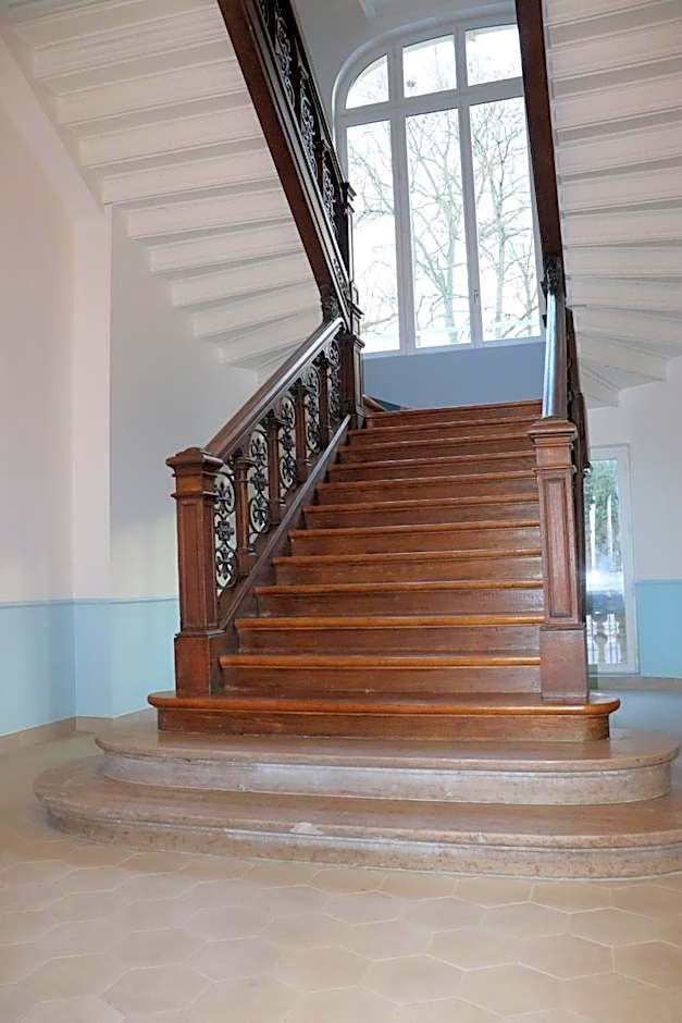 DOMITYS Résidence services seniors LE PARC DES AUBIERS