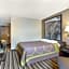 Super 8 by Wyndham Weston WV